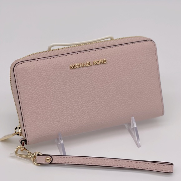 Michael Kors Handbags - Michael Kors JST LG Flat MF Phone Case Pow…